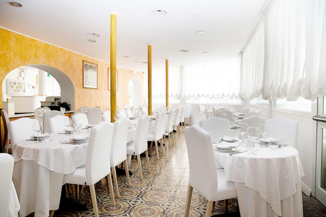 Hotel Iva Diano Marina Extérieur photo