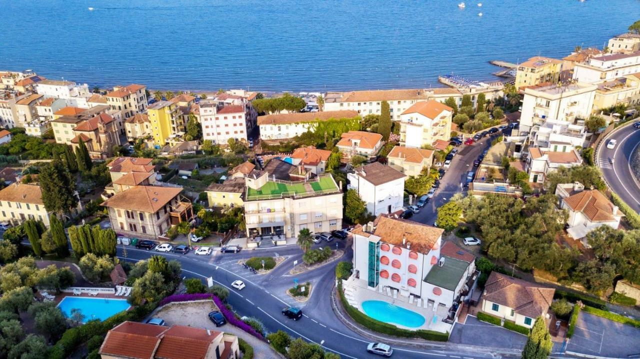 Hotel Iva Diano Marina Extérieur photo